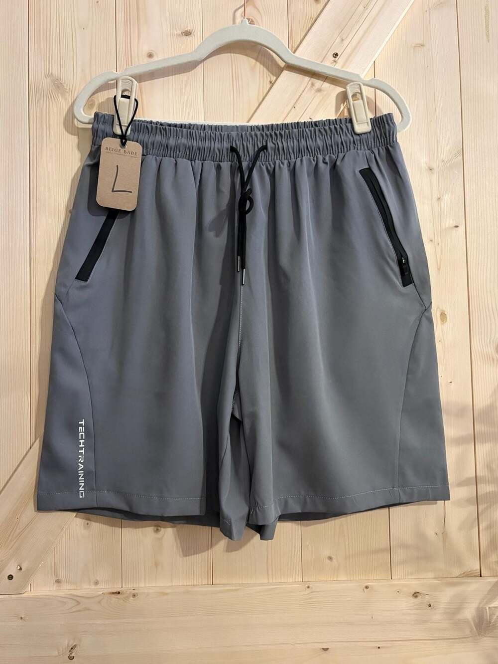 Tech Training Men's Athletic Gym Shorts with Zipper Pockets size LARGE